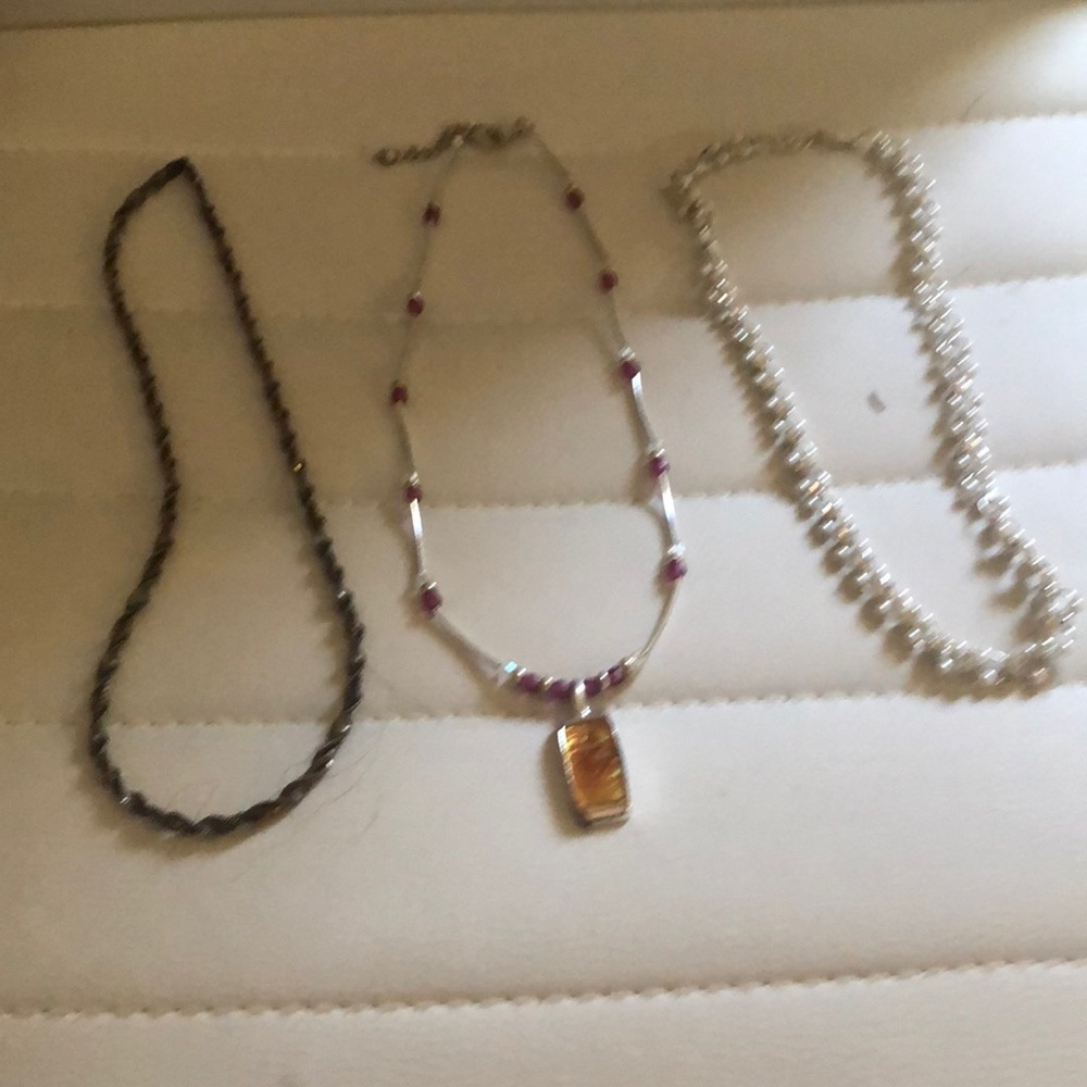 Vintage Delicate and detailed necklaces silver 2 are sparkly